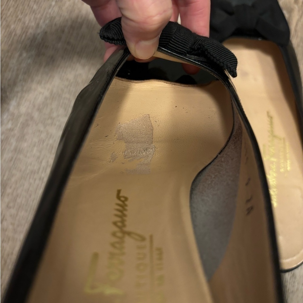 Salvatore Ferragamo Patent Leather Bow Accents  Block Heels Slides - Picture 3 of 15